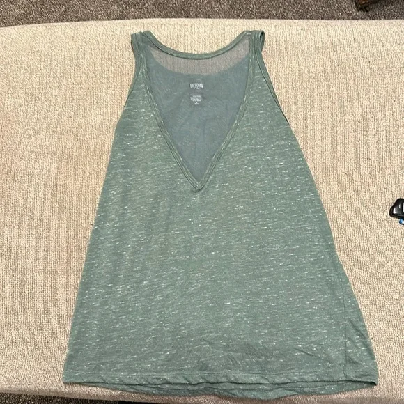 Victoria- tank top - Picture 1 of 3